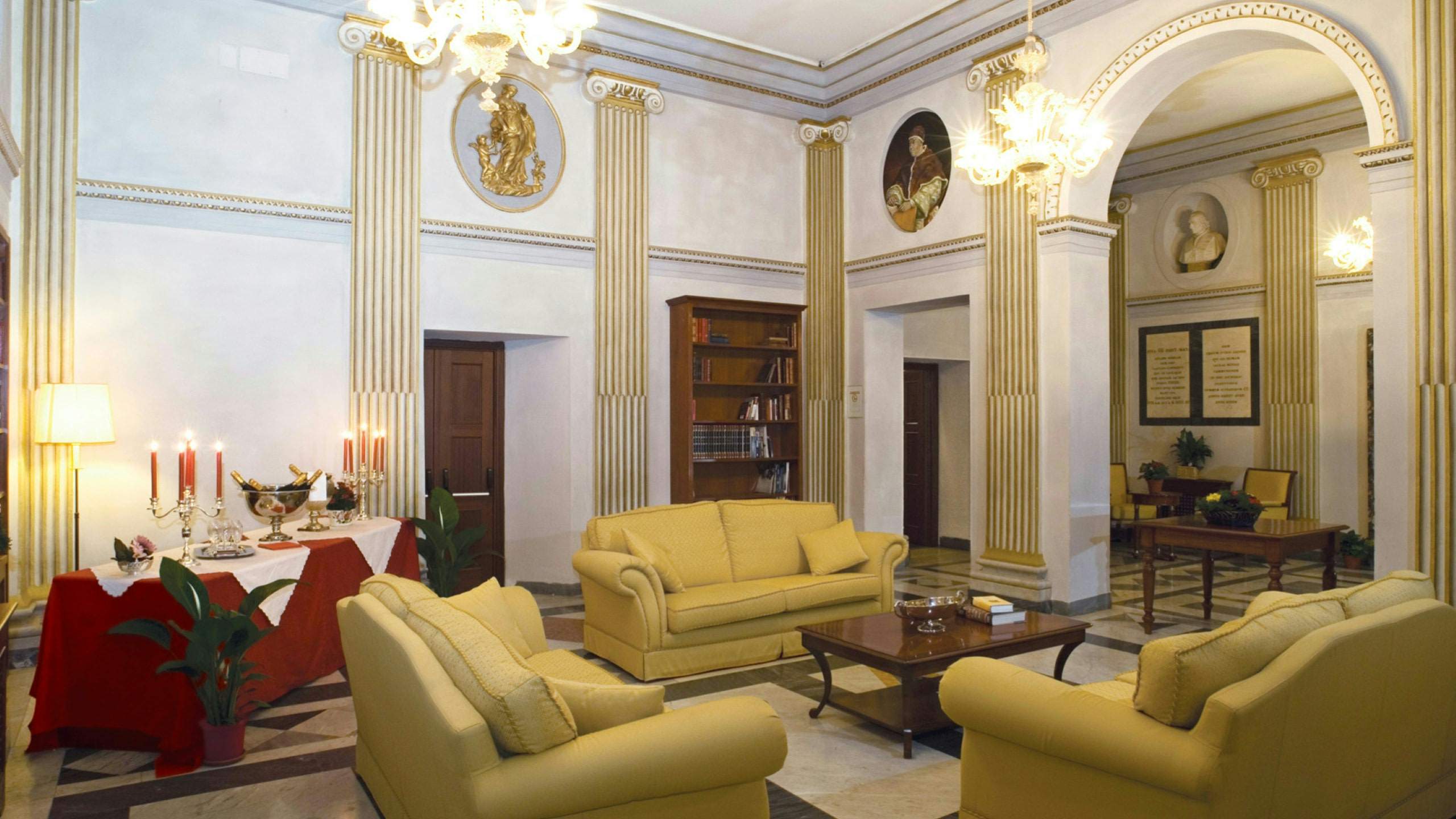 hotel-rione-monti-hotel-antico-palazzo-rospigliosi-roma-sala-relax-6