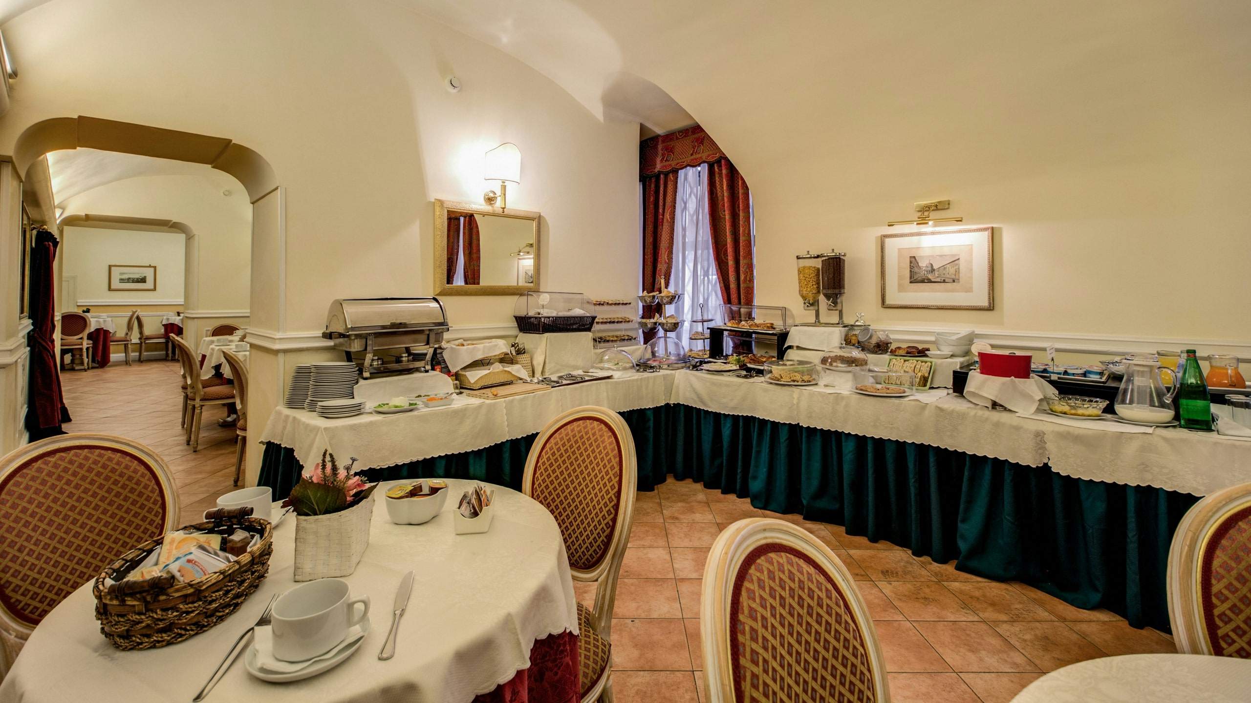 hotel-antico-palazzo-rospigliosi-roma-зал-для-завтрака-01